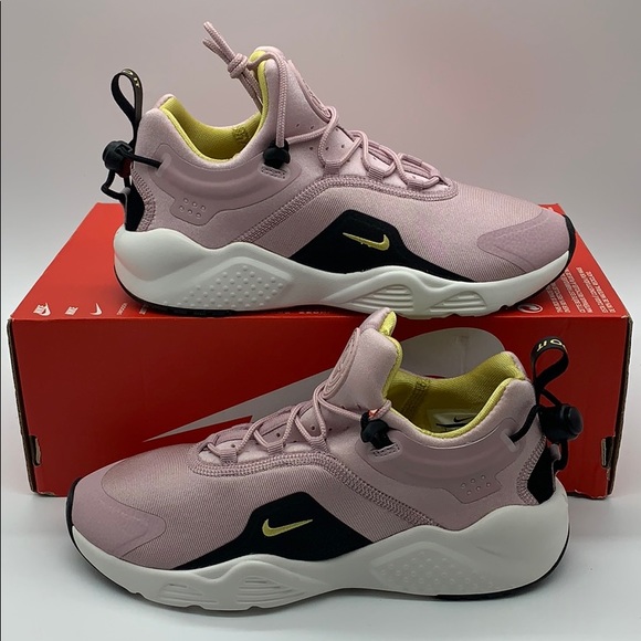 NIKE WMNS AIR HUARACHE CITY MOVE - Picture 3 of 16